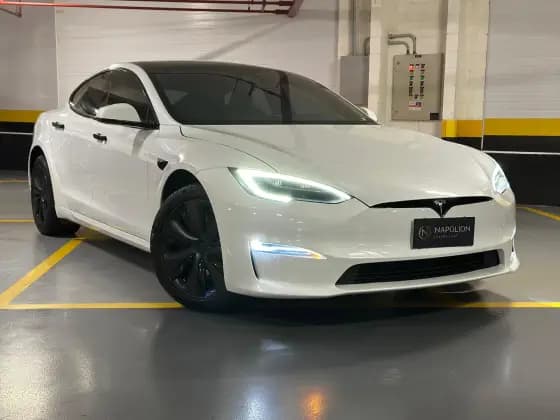 Carro ELÉTRICO PLAID
