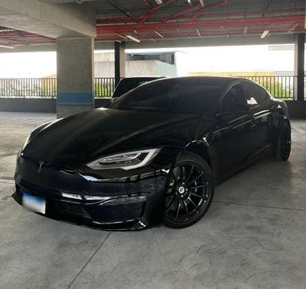 Carro ELÉTRICO PLAID
