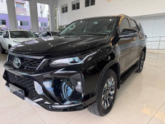Carro 2.8 D-4D TURBO DIESEL SRX PLATINUM 4X4 AUTOMÁTICO