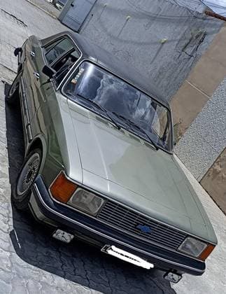 Carro 2.5 DIPLOMATA 8V GASOLINA 4P MANUAL