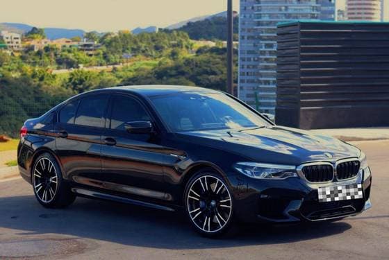 Carro 4.4 V8 TWIN POWER M XDRIVE STEPTRONIC