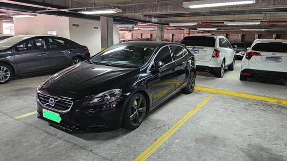 Carro 2.0 T4 MOMENTUM GASOLINA 4P AUTOMÁTICO