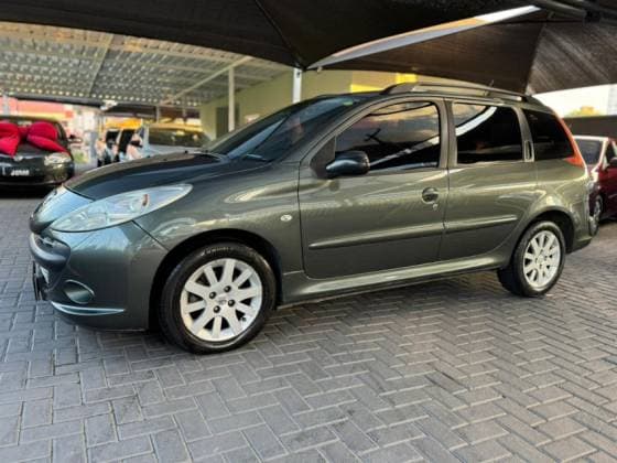 Carro 1.6 SW XS 16V FLEX 4P AUTOMÁTICO