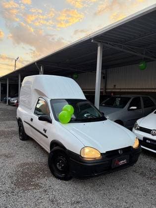 Carro 1.6 MPFI GLS 8V GASOLINA 4P MANUAL