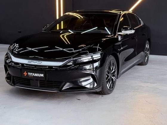 Carro ELÉTRICO AWD