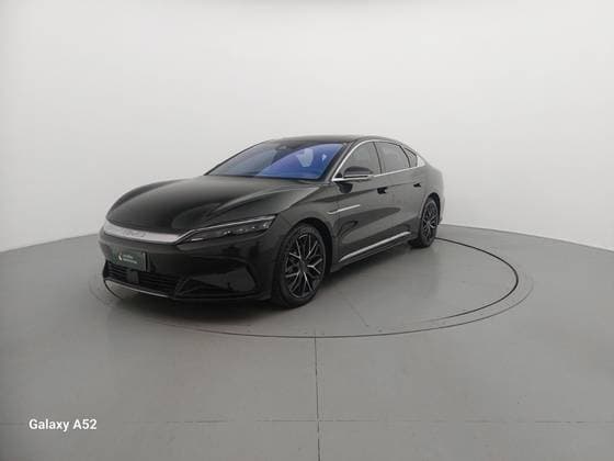 Carro ELÉTRICO AWD