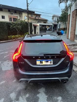 Carro 2.0 T5 R DESIGN DYNAMIC 16V TURBO GASOLINA 4P AUTOMATIZADO