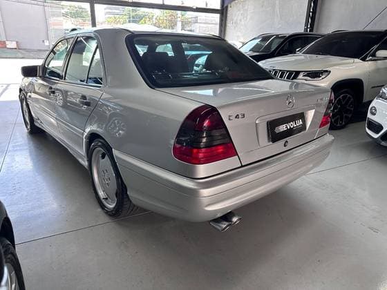 Carro 4.3 SEDAN V8 GASOLINA 4P AUTOMÁTICO