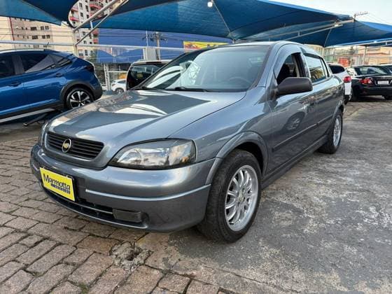 Carro 2.0 MPFI GLS SEDAN 8V GASOLINA 4P MANUAL