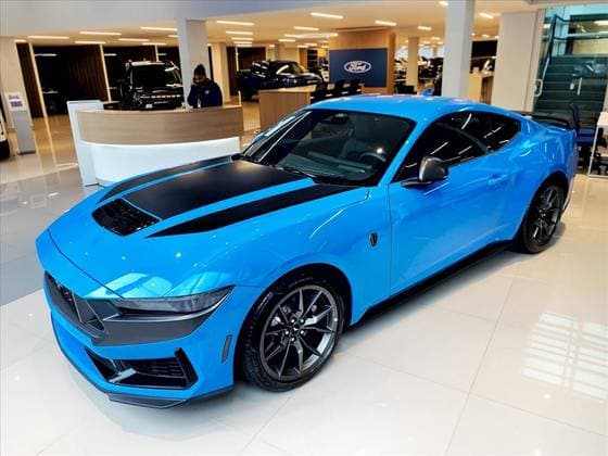 Carro 5.0 V8 GASOLINA DARK HORSE SELECTSHIFT