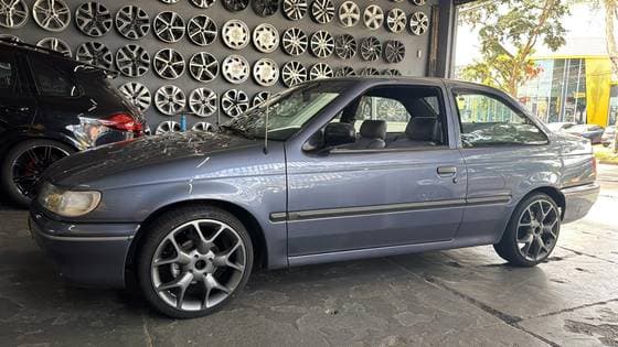 Carro 1.8 GLI 8V GASOLINA 2P MANUAL