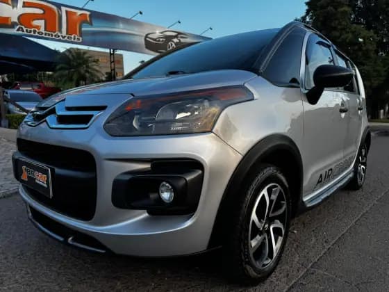 Carro 1.6 TENDANCE 16V FLEX 4P MANUAL