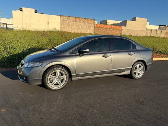 Carro 1.8 EXS 16V FLEX 4P AUTOMÁTICO