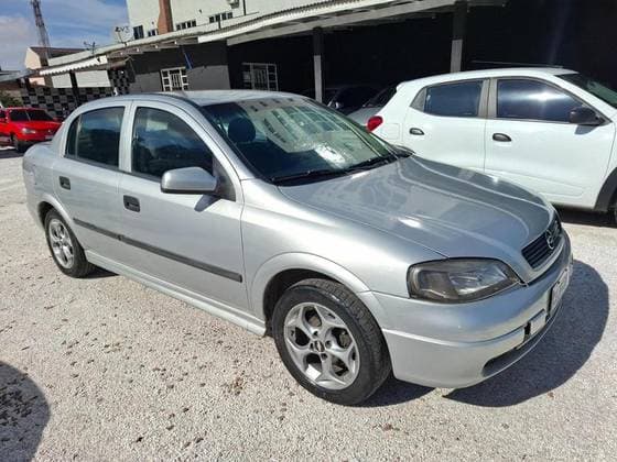 Carro 1.8 MPFI GL 8V GASOLINA 4P MANUAL