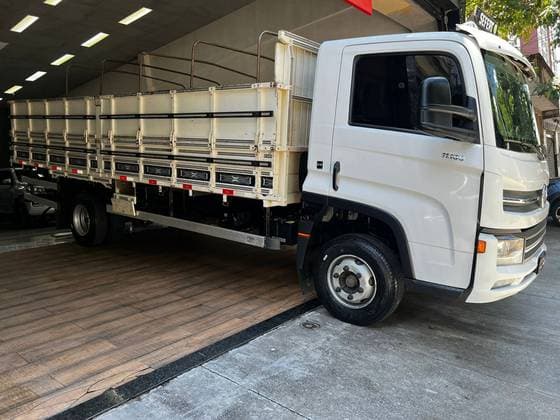 Carro 3.0 TURBO DIESEL CHASSI 4X2 MANUAL