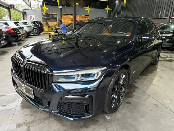Carro 3.0 TWINPOWER HÍBRIDO M SPORT DARK EDITION AUTOMÁTICO