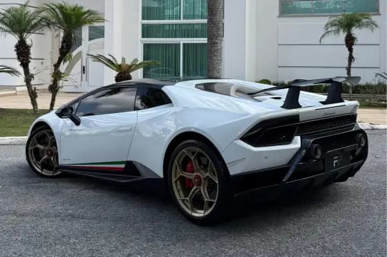 Carro 5.2 V10 GASOLINA LP 640-4 PERFORMANTE LDF