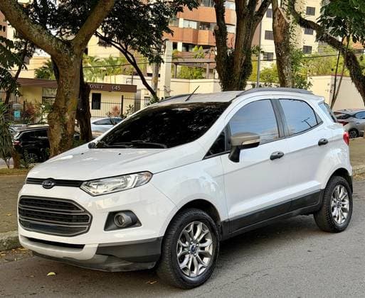Carro 1.6 FREESTYLE 16V FLEX 4P POWERSHIFT