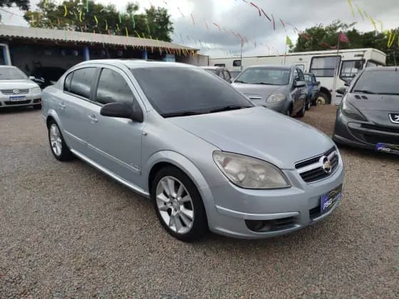 Carro 2.4 MPFI ELITE 16V FLEX 4P AUTOMÁTICO
