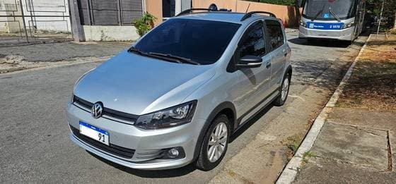 Carro 1.0 MPI TRACK 12V FLEX 4P MANUAL
