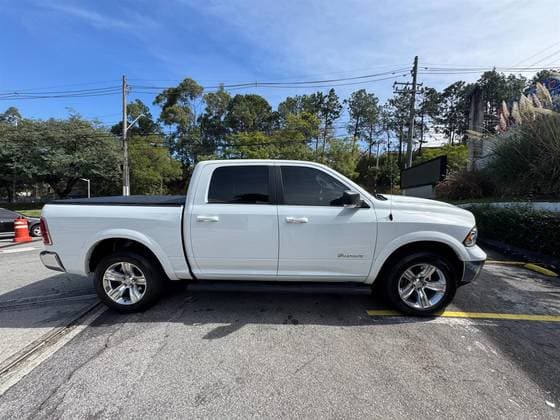 Carro 5.7 V8 GASOLINA LIMITED CD 4X4 AUTOMÁTICO