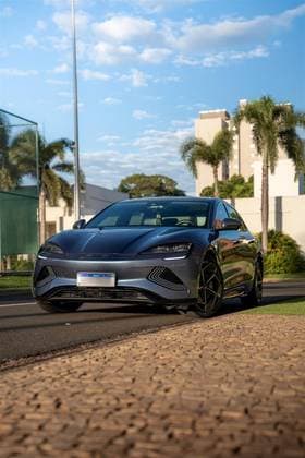 Carro 82,5 KW ELÉTRICO AWD