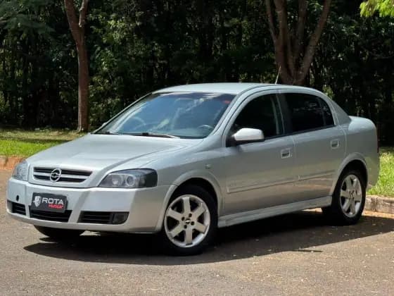 Carro 2.0 MPFI ELITE SEDAN 8V FLEX 4P MANUAL