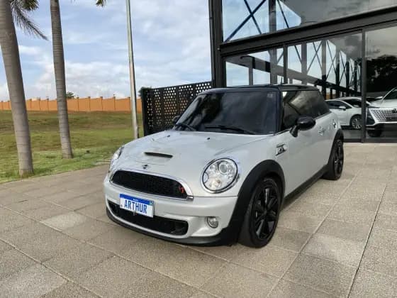 Carro 1.6 S 16V TURBO GASOLINA 2P AUTOMÁTICO
