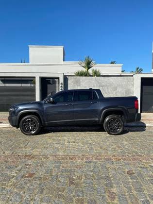 Carro 2.0 TURBO DIESEL REBEL 4X4 AUTOMÁTICO