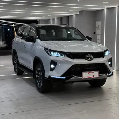 Carro 2.8 D-4D TURBO DIESEL DIAMOND 7L 4X4 AUTOMÁTICO