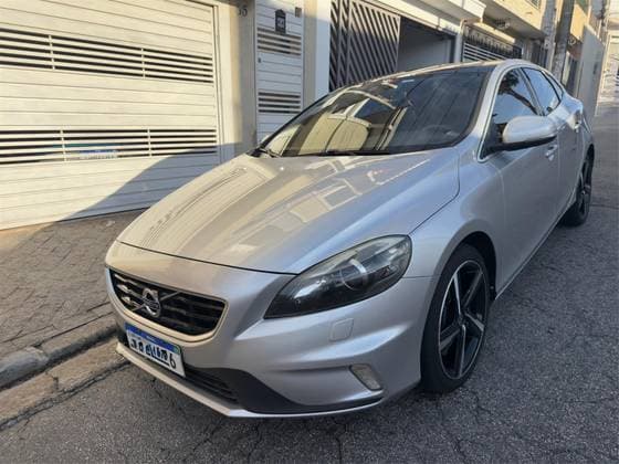 Carro 2.0 T5 R DESIGN TURBO GASOLINA 4P AUTOMÁTICO
