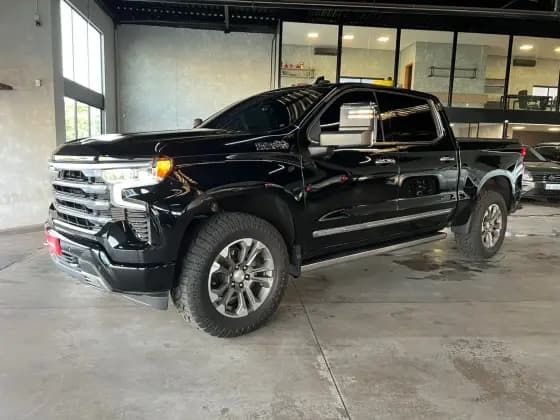 Carro 5.3 V8 GASOLINA 1500 HIGH COUNTRY 4X4 AUTOMÁTICO