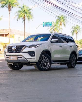 Carro 2.8 D-4D TURBO DIESEL SRX 7L 4X4 AUTOMÁTICO