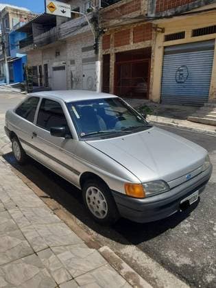 Carro 1.8 GL 8V GASOLINA 2P MANUAL