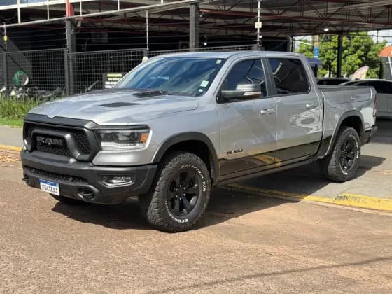 Carro 5.7 V8 GASOLINA REBEL CD 4X4 AUTOMÁTICO