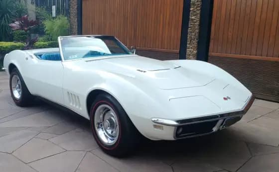 Carro STINGRAY GASOLINA 2P AUTOMÁTICO