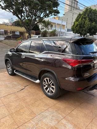 Carro 2.8 SRX 4X4 7 LUGARES 16V TURBO INTERCOOLER DIESEL 4P AUTOMÁTICO