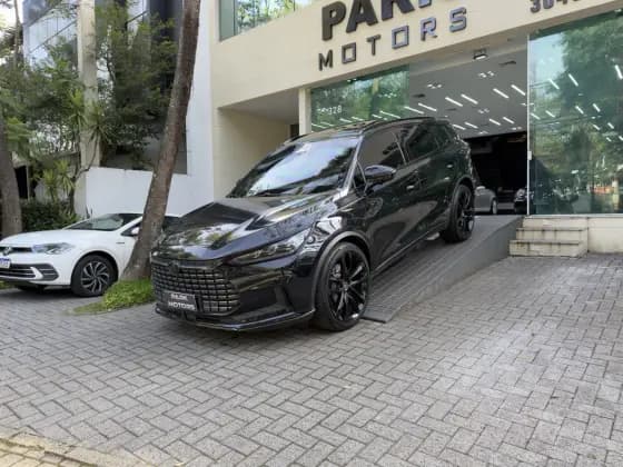 Carro ELÉTRICO AWD