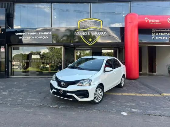 Carro 1.5 X PLUS SEDAN 16V FLEX 4P MANUAL