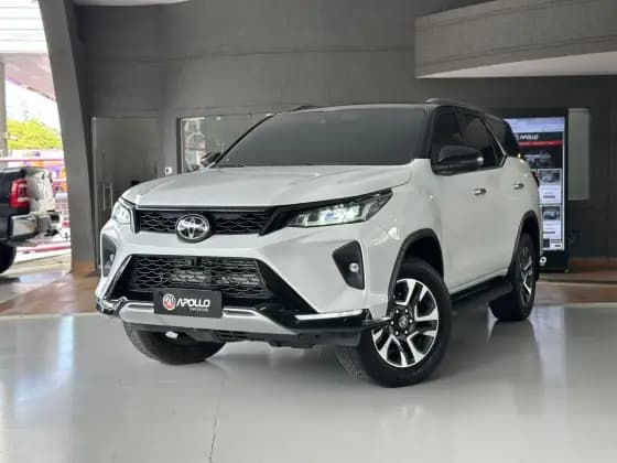 Carro 2.8 D-4D TURBO DIESEL DIAMOND 7L 4X4 AUTOMÁTICO
