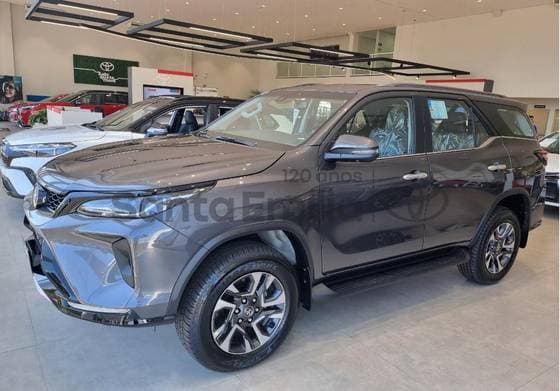 Carro 2.8 D-4D TURBO DIESEL SRX PLATINUM 7L 4X4 AUTOMÁTICO