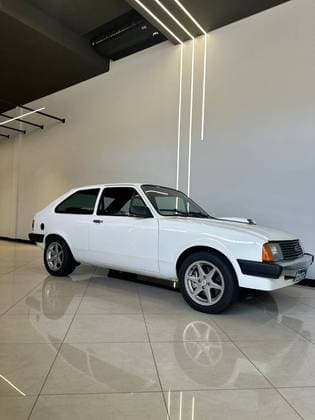 Carro 1.6 HATCH 8V ÁLCOOL 2P MANUAL