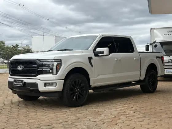 Carro 5.0 V8 GASOLINA CD LARIAT BLACK FX4 AUTOMÁTICO
