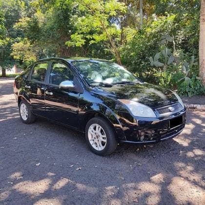 Carro 1.6 MPI CLASS SEDAN 8V FLEX 4P MANUAL