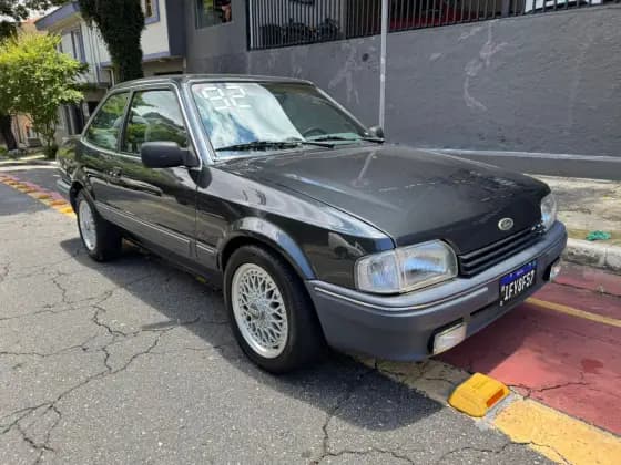 Carro 1.8 GLX 8V ÁLCOOL 2P MANUAL