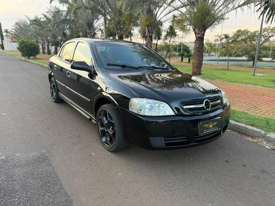 Carro 1.8 MPFI COMFORT SEDAN 8V ÁLCOOL 4P MANUAL