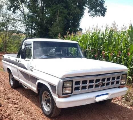 Carro 3.9 SUPER SÉRIE 4X2 CS 8V TURBO DIESEL 2P MANUAL