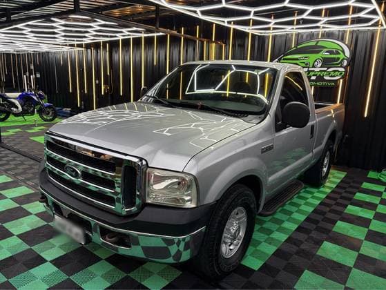 Carro 3.9 XLT 4X2 CS DIESEL 2P MANUAL