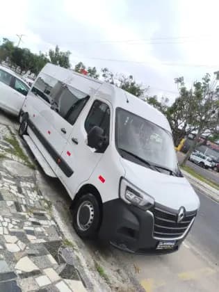 Carro 2.3 DCI DIESEL MINIBUS EXECUTIVE 16L L3H2 3P MANUAL