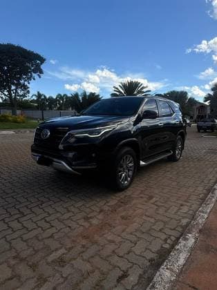 Carro 2.8 D-4D TURBO DIESEL SRX 7L 4X4 AUTOMÁTICO